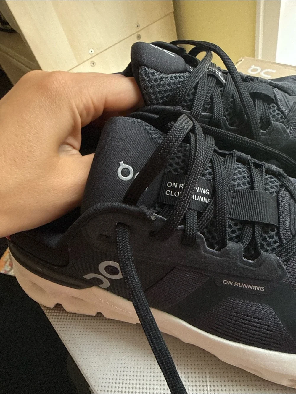 New On Cloud Women’s Black & White Sneakers – Size 7